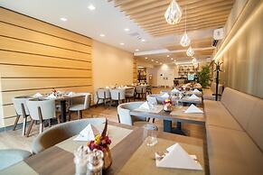 Rubin Wellness & Conference Hotel