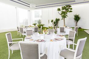 Delfines Hotel & Convention Center