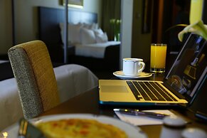Delfines Hotel & Convention Center