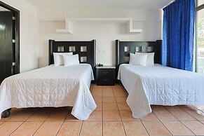 Hotel Delfin PV Beach Resort