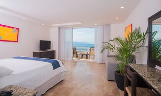 Hotel Delfin PV Beach Resort