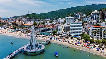 Hotel Delfin PV Beach Resort