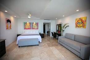 Hotel Delfin PV Beach Resort