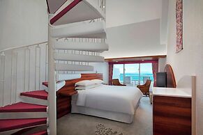 Sheraton Okinawa Sunmarina Resort