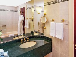 Mövenpick Grand Al Bustan Dubai