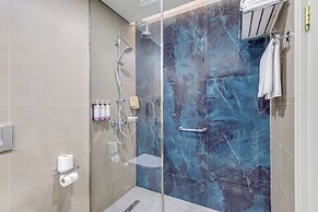 Mövenpick Grand Al Bustan Dubai