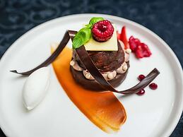 Mövenpick Grand Al Bustan Dubai