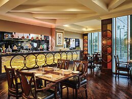 Mövenpick Grand Al Bustan Dubai
