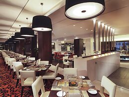 Mövenpick Grand Al Bustan Dubai