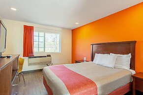 Motel 6 Pendleton, OR - West