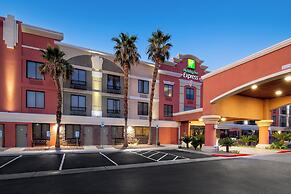 Holiday Inn Express Hotel & Suites Henderson by IHG