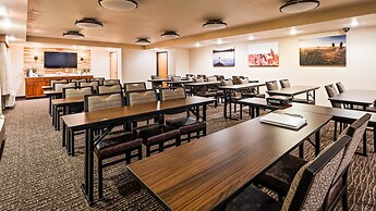 Best Western Plus Sidney Lodge