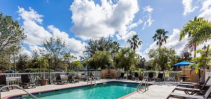 Baymont by Wyndham Fort Myers Airport