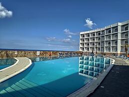 Paradise Bay Resort