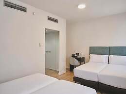 Tres Torres Atiram Hotel