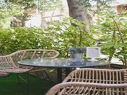 Tres Torres Atiram Hotel