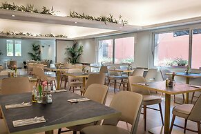 Tres Torres Atiram Hotel
