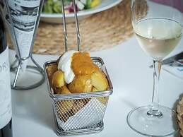 Tres Torres Atiram Hotel