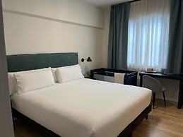 Tres Torres Atiram Hotel