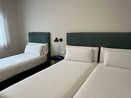 Tres Torres Atiram Hotel