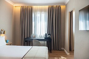 Tres Torres Atiram Hotel