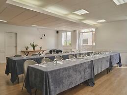 Tres Torres Atiram Hotel