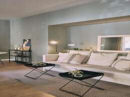 Tres Torres Atiram Hotel