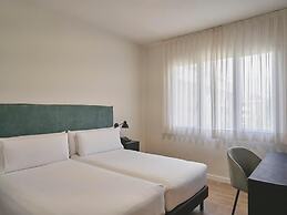 Tres Torres Atiram Hotel