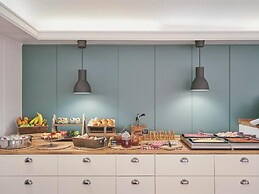 Tres Torres Atiram Hotel