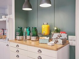 Tres Torres Atiram Hotel