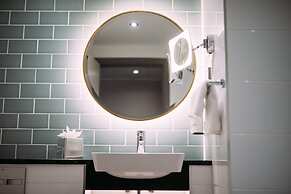 Crowne Plaza Belfast by IHG