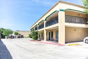 OYO Inn & Suites Medical Center San Antonio