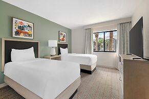 Parkway International Resort