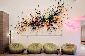 The Clancy, Autograph Collection