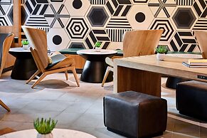 The Clancy, Autograph Collection