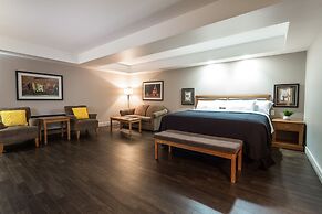 Royal Hotel Edmonton Airport, Trademark Collection by Wyndham