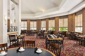 Royal Hotel Edmonton Airport, Trademark Collection by Wyndham