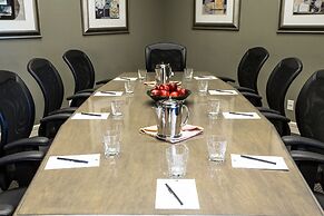 Royal Hotel Edmonton Airport, Trademark Collection by Wyndham