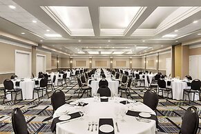 Royal Hotel Edmonton Airport, Trademark Collection by Wyndham