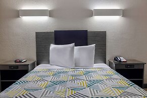 Studio 6 Dallas, TX - North - Richardson