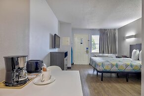 Studio 6 Dallas, TX - North - Richardson