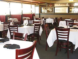 Dodge House Hotel & Convention Center