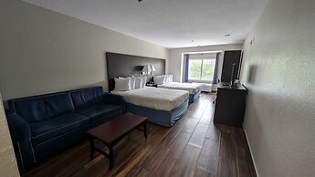 Days Inn & Suites by Wyndham Tampa/Raymond James Stadium