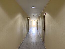 Days Inn & Suites by Wyndham Tampa/Raymond James Stadium