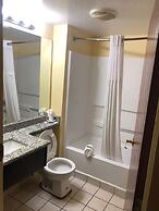 Days Inn & Suites by Wyndham Tampa/Raymond James Stadium