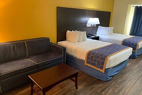 Days Inn & Suites by Wyndham Tampa/Raymond James Stadium