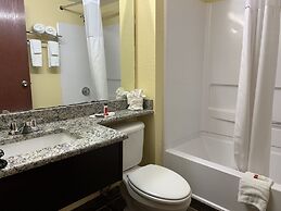 Days Inn & Suites by Wyndham Tampa/Raymond James Stadium