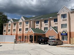 Days Inn & Suites by Wyndham Tampa/Raymond James Stadium