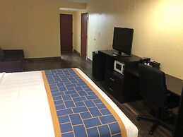 Days Inn & Suites by Wyndham Tampa/Raymond James Stadium
