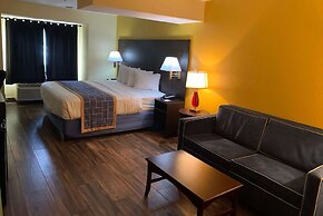 Days Inn & Suites by Wyndham Tampa/Raymond James Stadium